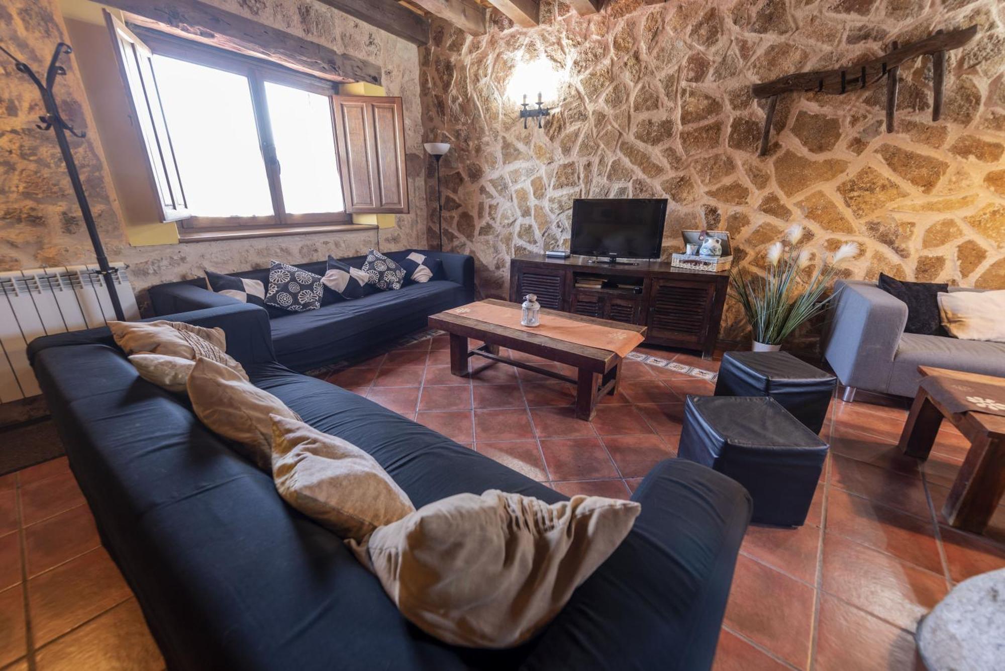 La Hacendera Entre Hoces - 20-28Pax-10 Hab Con Banos En Suite Maderuelo Bagian luar foto